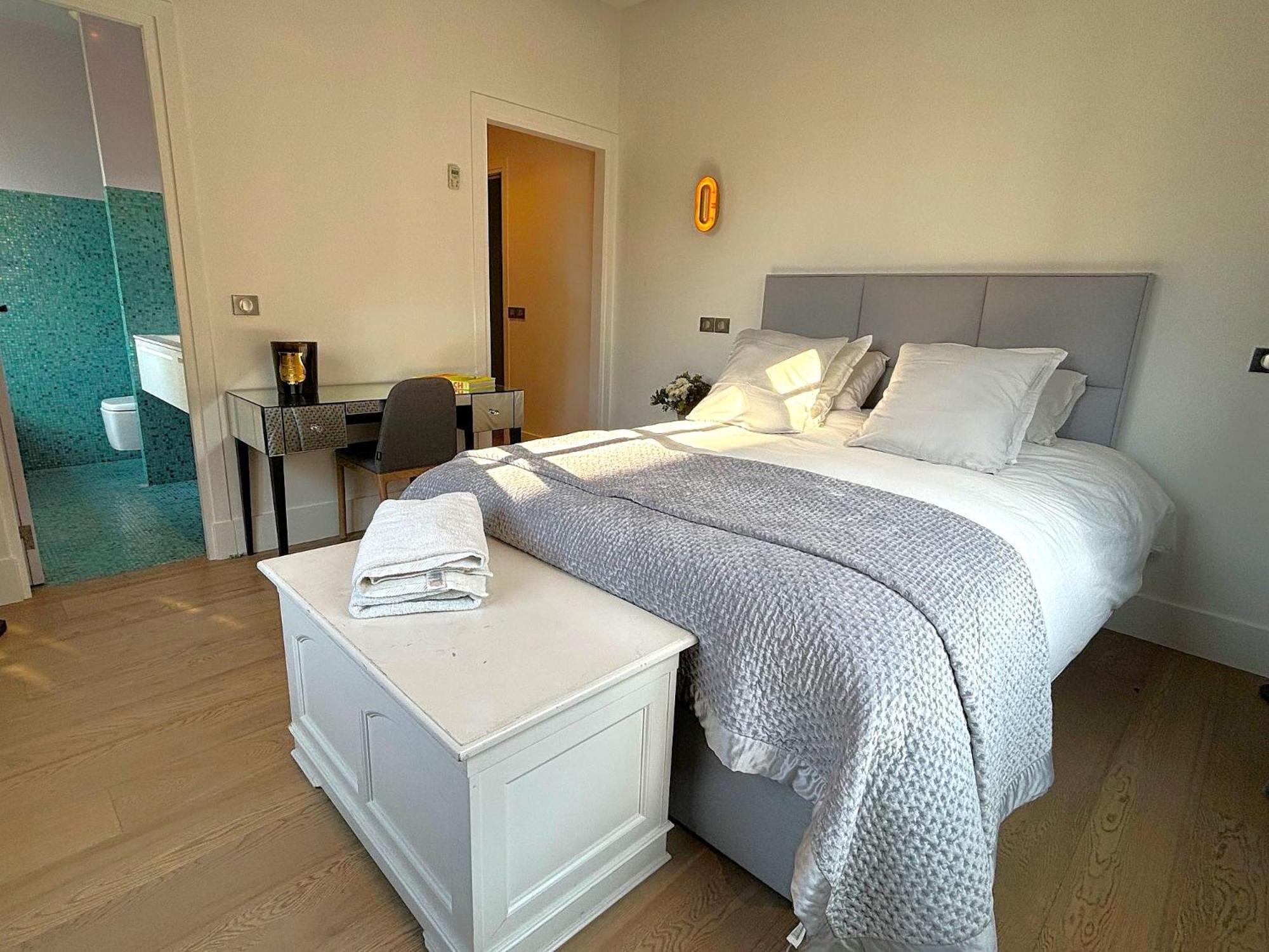 Matignon Apartment *