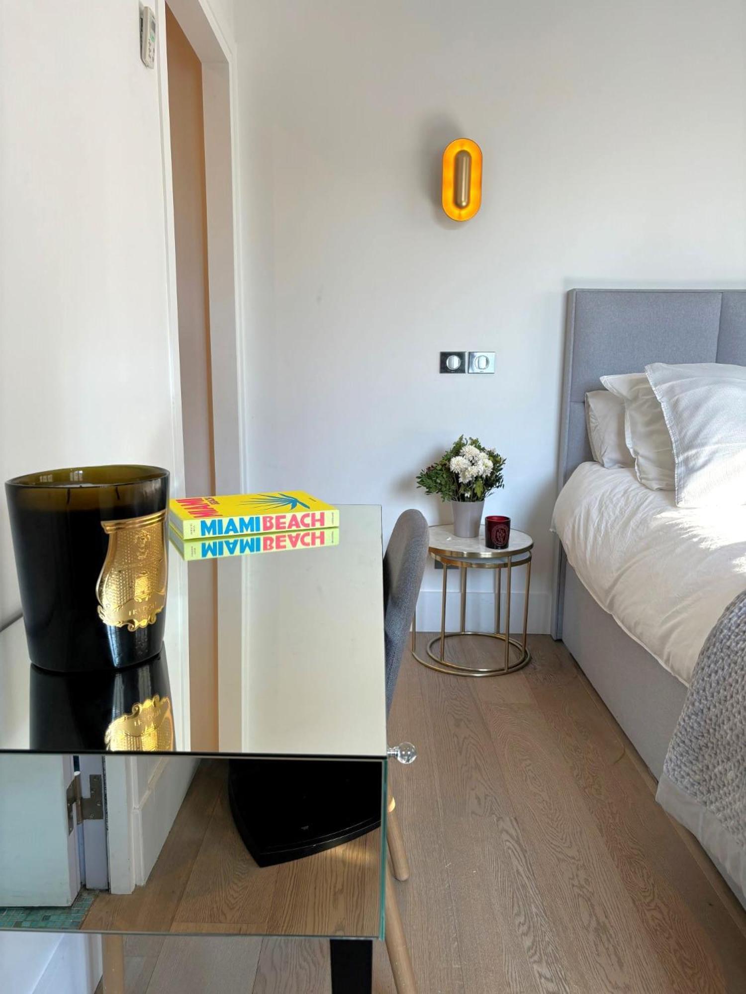 Apartment Matignon Paris